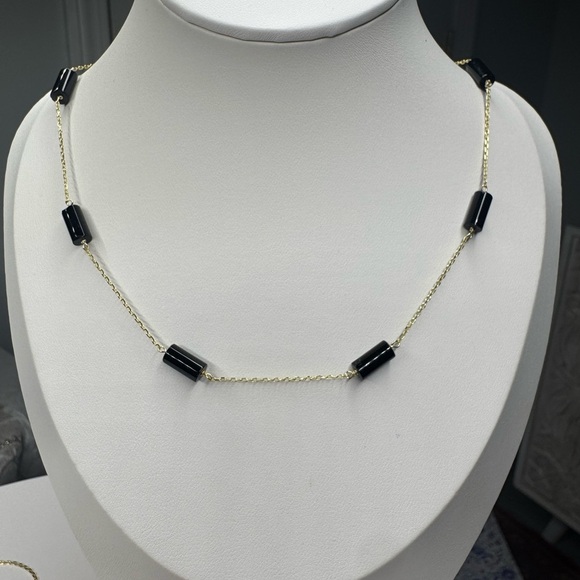 Elegant Black and Gold Necklace - Picture 3 of 4